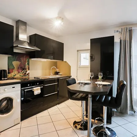 Chic Duplex With Parking *