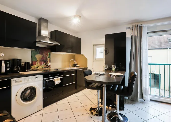 Chic Duplex With Parking *